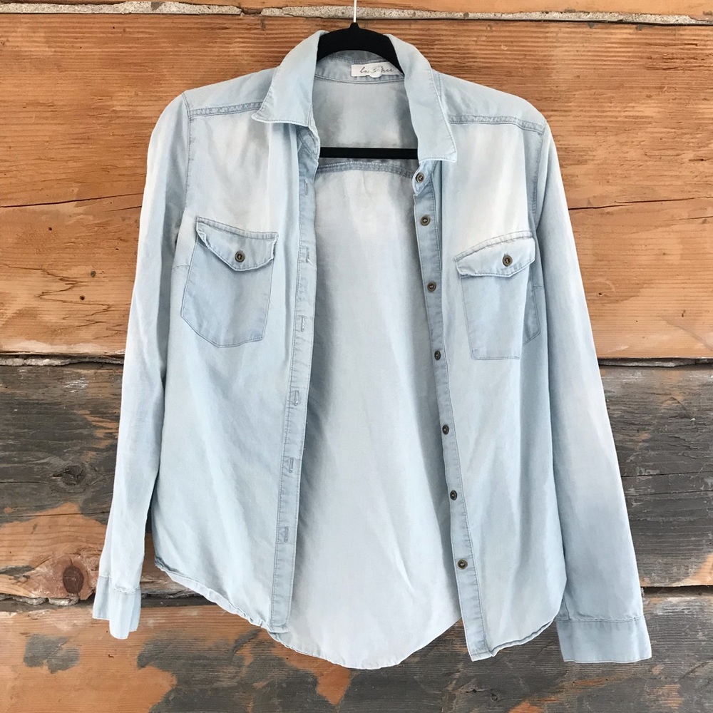 LoveTree—Chambray/Denim—Light wash button down